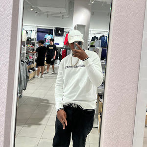 Meet your Posher, Diego alexander